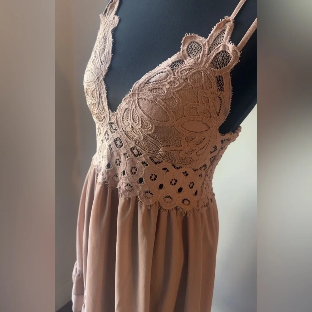 NWT Lace Trim Spaghetti Strap Ruffle Dress size Large - Picture 2 of 4